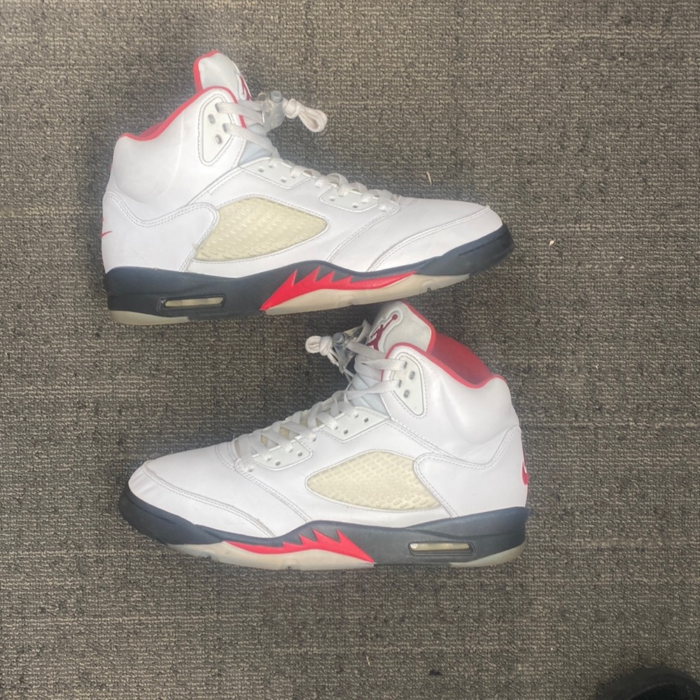 Air Jordan V “fire red” 2020